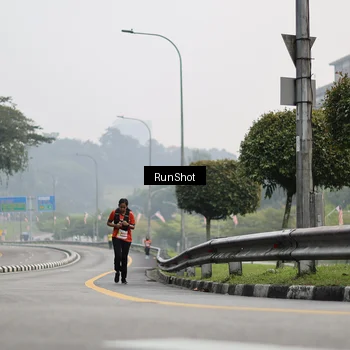 Runner Photo 7033930
