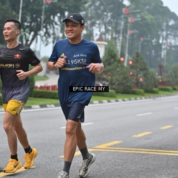 Runner Photo 7033980