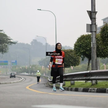 Runner Photo 7034005
