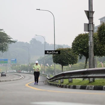 Runner Photo 7034012
