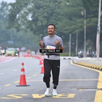 Runner Photo 7034020