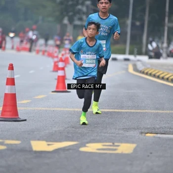 Runner Photo 7034028