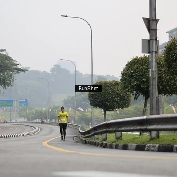 Runner Photo 7034034