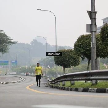 Runner Photo 7034040