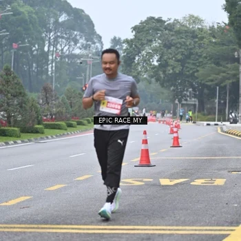 Runner Photo 7034044
