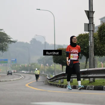 Runner Photo 7034055