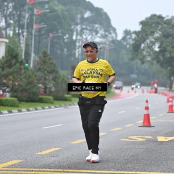 Runner Photo 7034070
