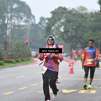 Runner Photo 7034159