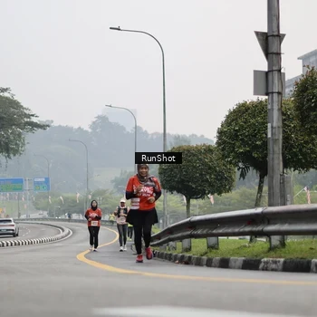 Runner Photo 7034191
