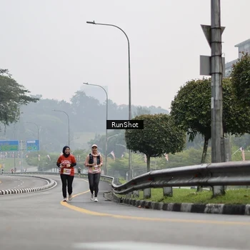 Runner Photo 7034195