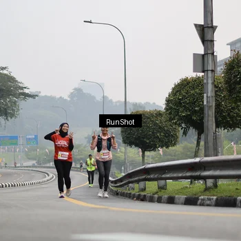 Runner Photo 7034204