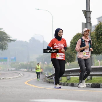 Runner Photo 7034239