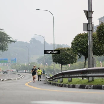 Runner Photo 7034275