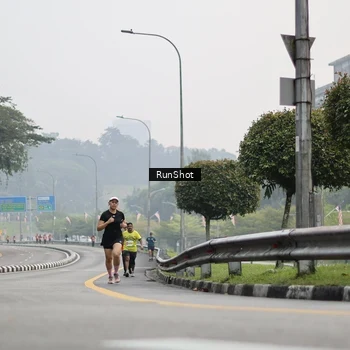 Runner Photo 7034282