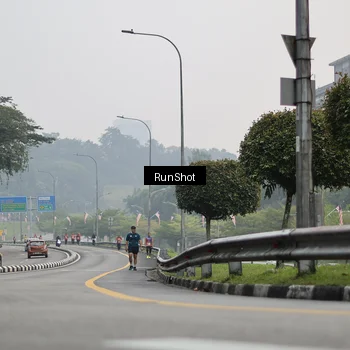 Runner Photo 7034320