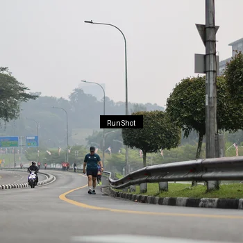 Runner Photo 7034330