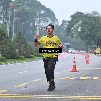 Runner Photo 7034344