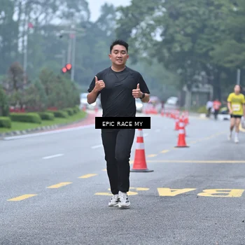 Runner Photo 7034355