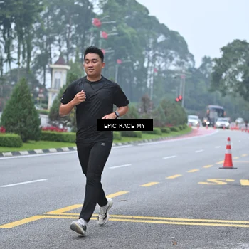 Runner Photo 7034356