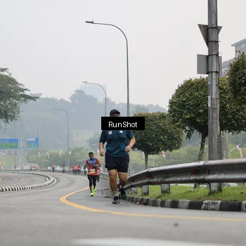 Runner Photo 7034358