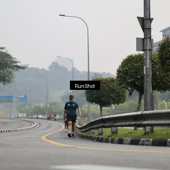 Runner Photo 7034360