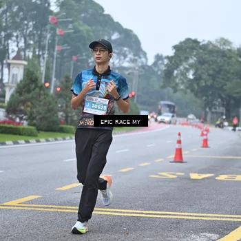 Runner Photo 7034374