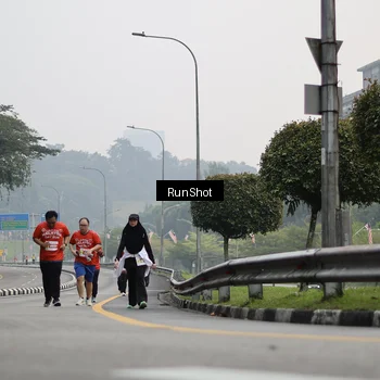Runner Photo 7034456