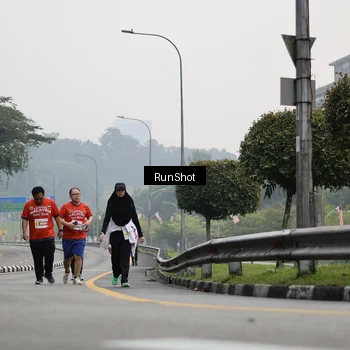 Runner Photo 7034458