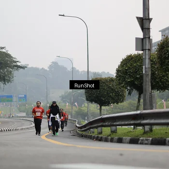 Runner Photo 7034475