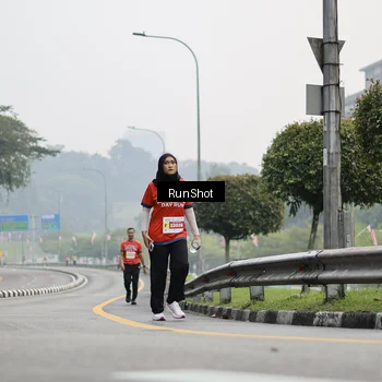 Runner Photo 7034504