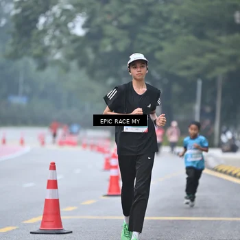 Runner Photo 7034640