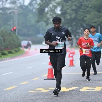Runner Photo 7034668