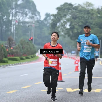 Runner Photo 7034688