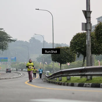 Runner Photo 7034727