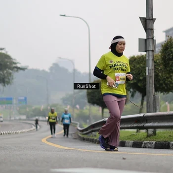 Runner Photo 7034746