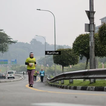 Runner Photo 7034748