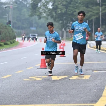 Runner Photo 7034766