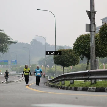 Runner Photo 7034768