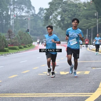 Runner Photo 7034775