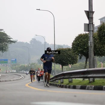 Runner Photo 7034799