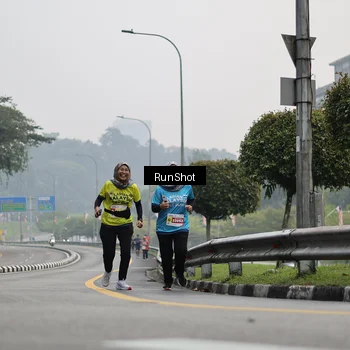 Runner Photo 7034804