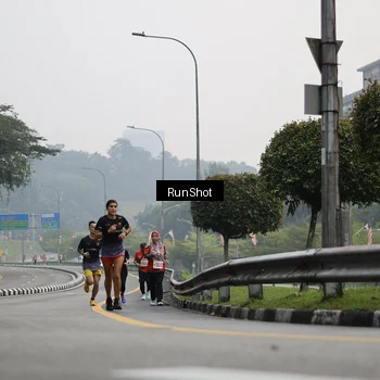 Runner Photo 7034819