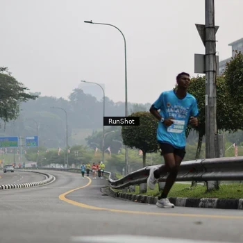 Runner Photo 7034930