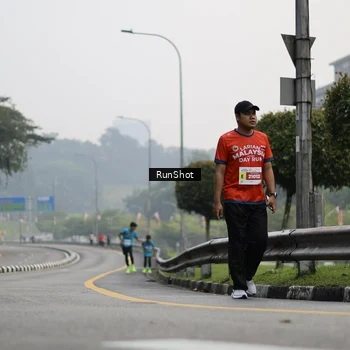 Runner Photo 7035003