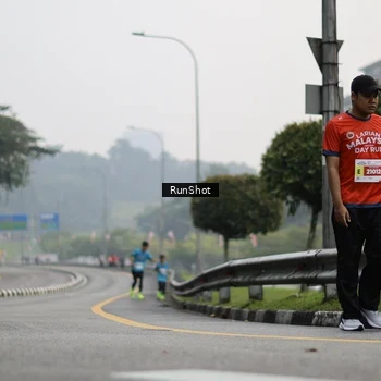 Runner Photo 7035008