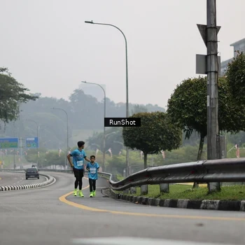 Runner Photo 7035016