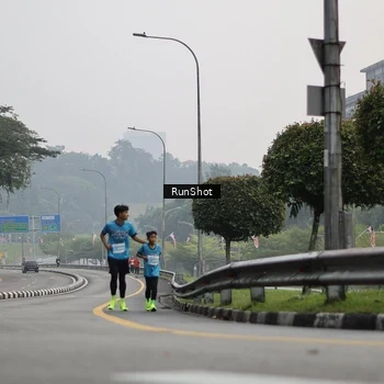 Runner Photo 7035020