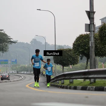 Runner Photo 7035024