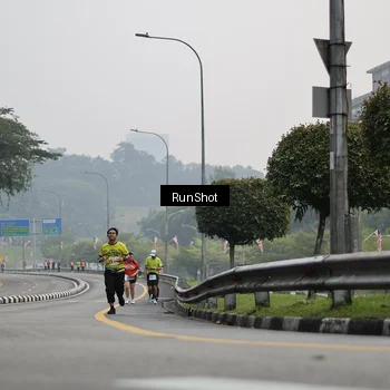 Runner Photo 7035034