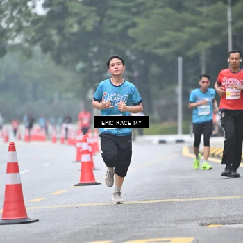 Runner Photo 7035042